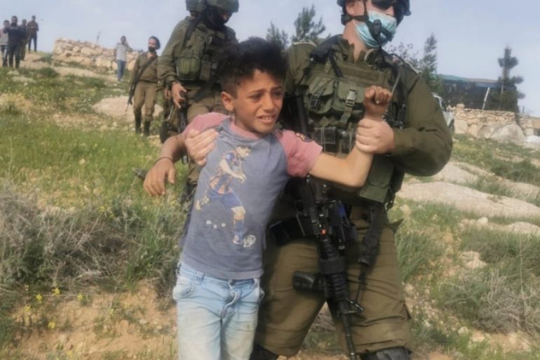 Kanak-kanak Palestin ditahan Israel
